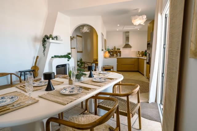   4 soveværelse   ferieByhus i Cabopino, Marbella med   swimmingpool  garage  - € 1.950 (Ref: 9696783)