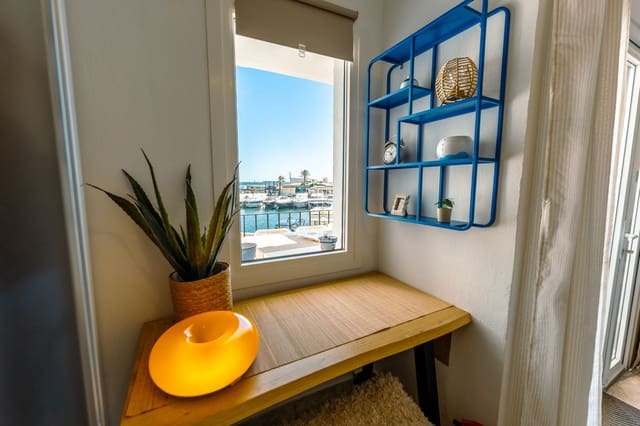   4 soveværelse   ferieByhus i Cabopino, Marbella med   swimmingpool  garage  - € 1.950 (Ref: 9696783)