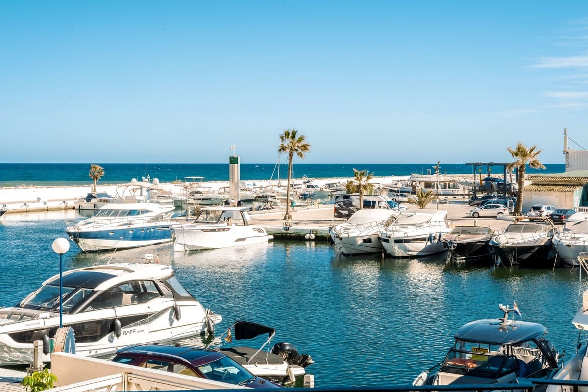 4 Zimmer Ferienhaus in Cabopino mit Pool Garage - 1.950 € (Ref: 9696783)