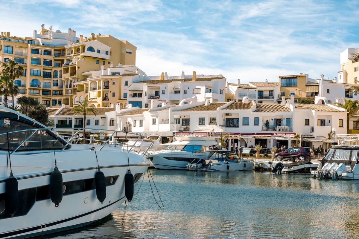 4 Zimmer Ferienhaus in Cabopino mit Pool Garage - 1.950 € (Ref: 9696783)