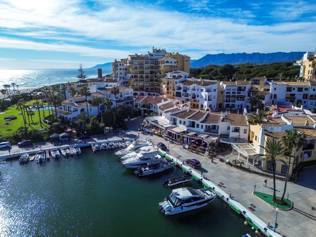 4 Zimmer Ferienhaus in Cabopino mit Pool Garage - 1.950 € (Ref: 9696783)