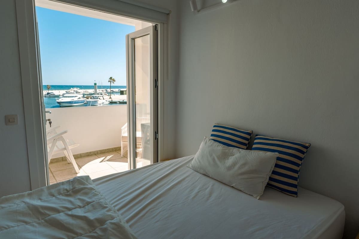 4 bedroom Townhouse for holiday rental in Cabopino with pool garage - € 1,950 (Ref: 9696783)