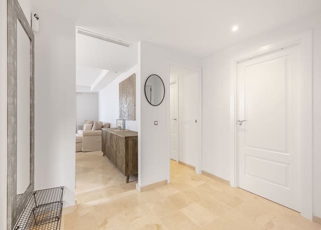 2 bedroom Apartment for rent in Nueva Andalucia, Marbella with pool garage - € 2,800 (Ref: 9700133)