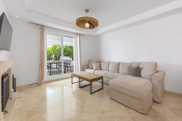 2 soverom Leilighet til leie i Nueva Andalucia, Marbella med svømmebasseng garasje - € 2 800 (Ref: 9700133)