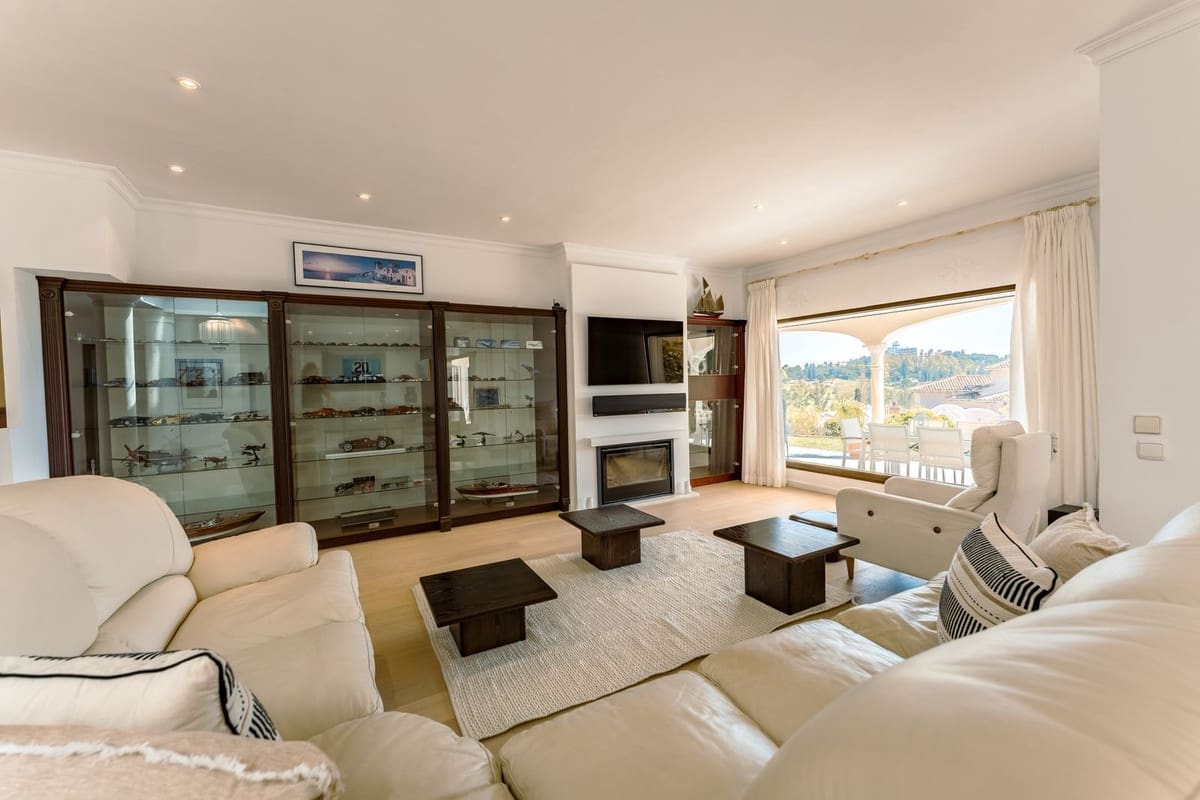 4 bedroom Villa for sale in Benahavis with pool garage - € 3,485,000 (Ref: 9724890)