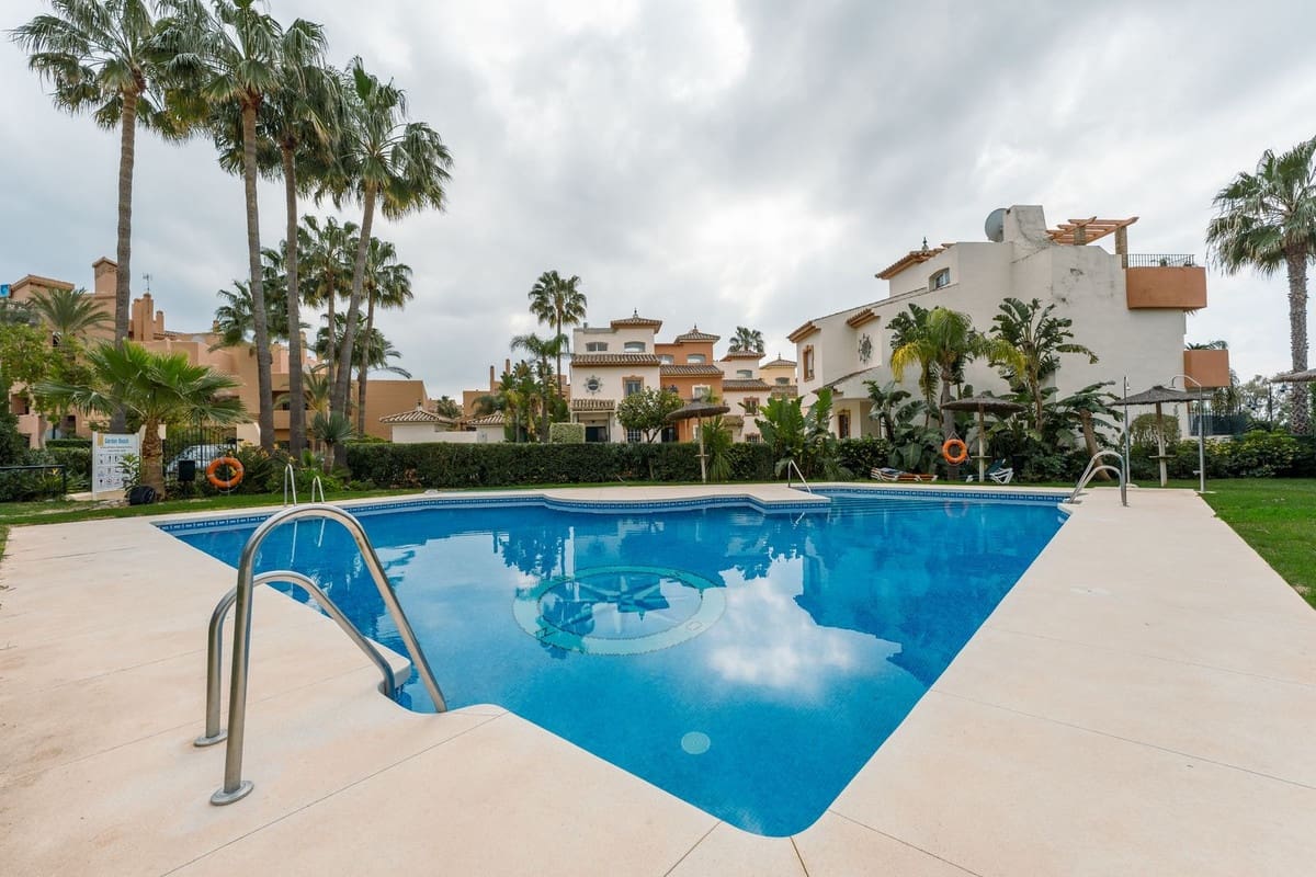 4 bedroom Townhouse for sale in New Golden Mile - € 1,099,000 (Ref: 9747257)