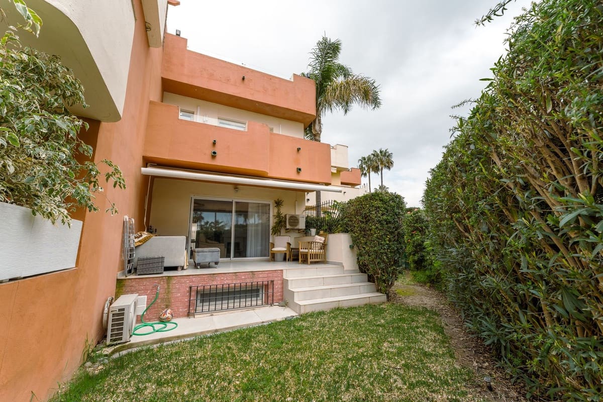 4 bedroom Townhouse for sale in New Golden Mile - € 1,099,000 (Ref: 9747257)