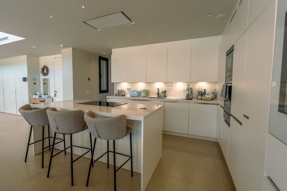 4 bedroom Villa for rent in Cancelada with pool - € 13,000 (Ref: 9749429)