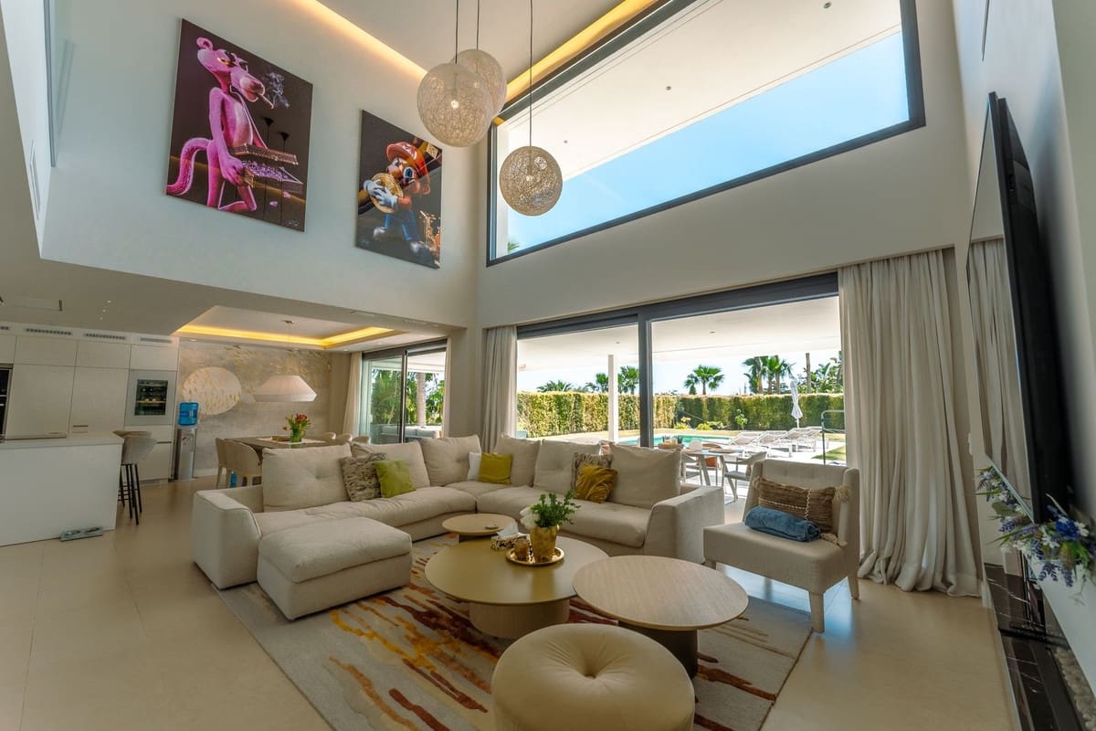 4 bedroom Villa for rent in Cancelada with pool - € 13,000 (Ref: 9749429)