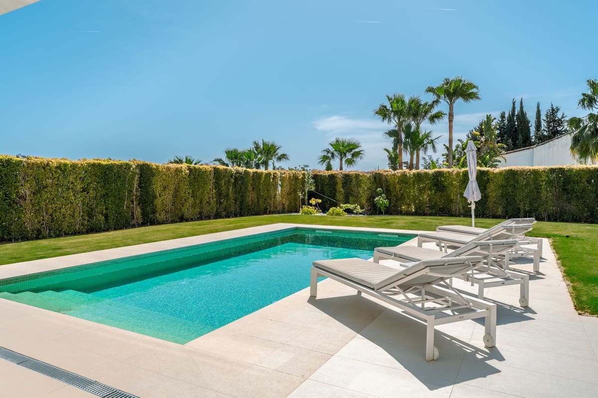 4 bedroom Villa for rent in Cancelada with pool - € 13,000 (Ref: 9749429)