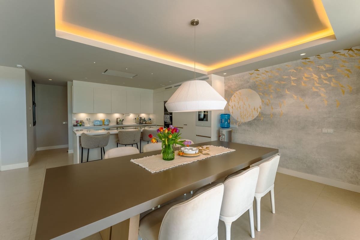 4 sypialnia Willa do wynajęcia w Cancelada z basenem garażem - 11 000 € (Ref: 9749429)