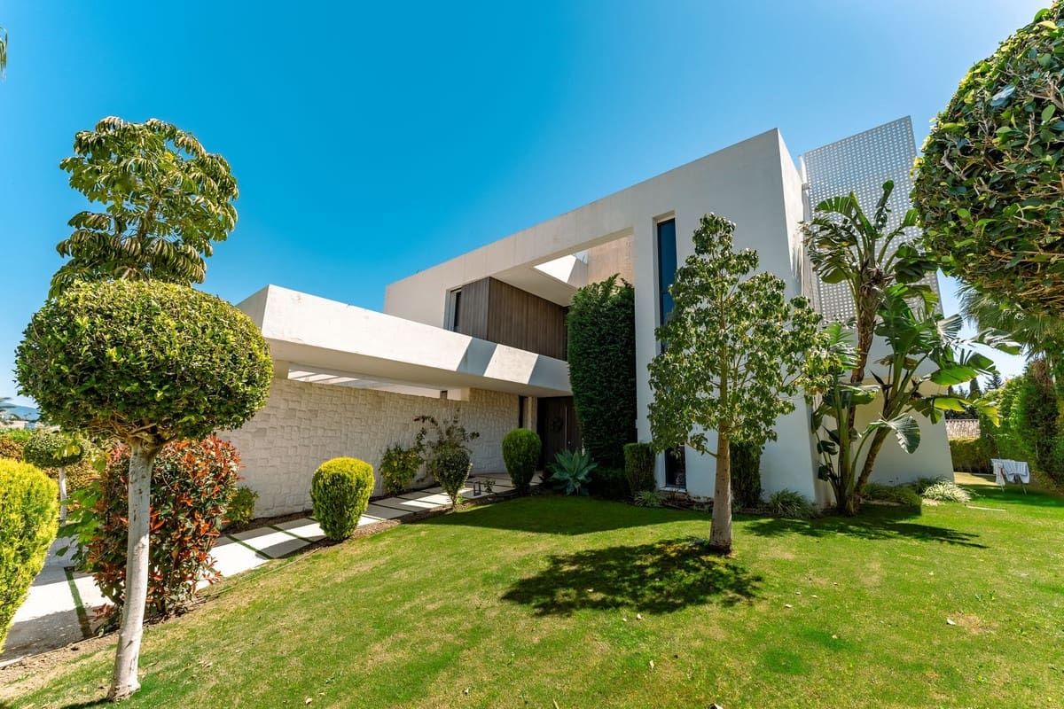 4 sypialnia Willa do wynajęcia w Cancelada z basenem garażem - 11 000 € (Ref: 9749429)