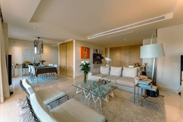 2 quarto Apartamento para arrendar em La Quinta, Benahavís com piscina garagem - 4 750 € (Ref: 9771900)