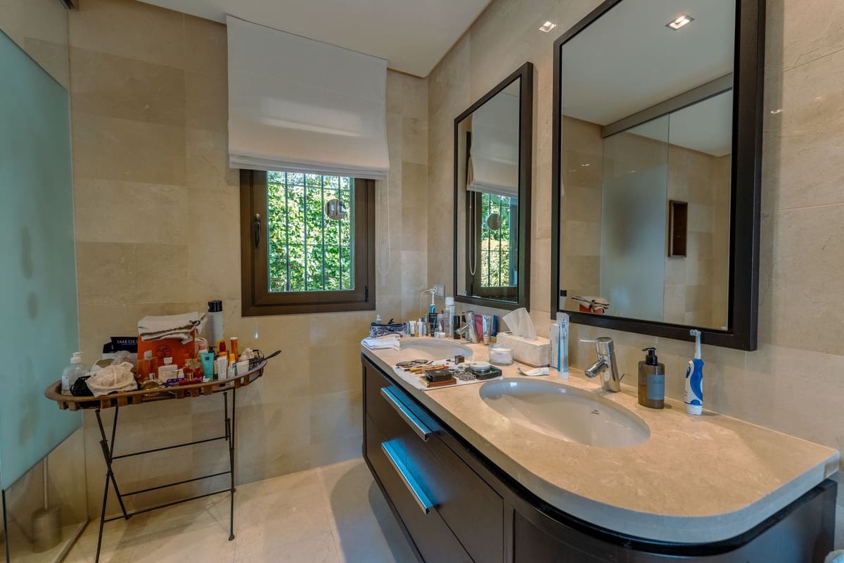 2 bedroom Apartment for rent in La Quinta with pool garage - € 4,750 (Ref: 9771900)