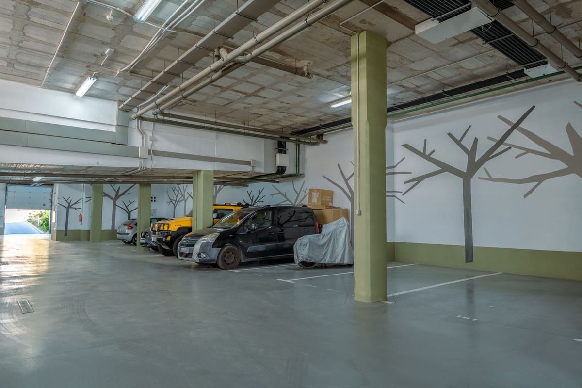 2 bedroom Apartment for rent in La Quinta with pool garage - € 4,750 (Ref: 9771900)