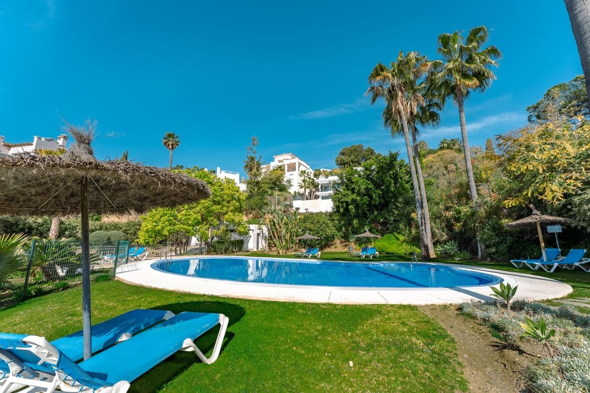 2 bedroom Apartment for rent in La Quinta with pool garage - € 4,750 (Ref: 9771900)