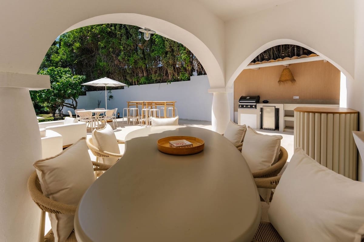 4 bedroom Villa for holiday rental in Costabella with pool - € 5,000 (Ref: 9785991)