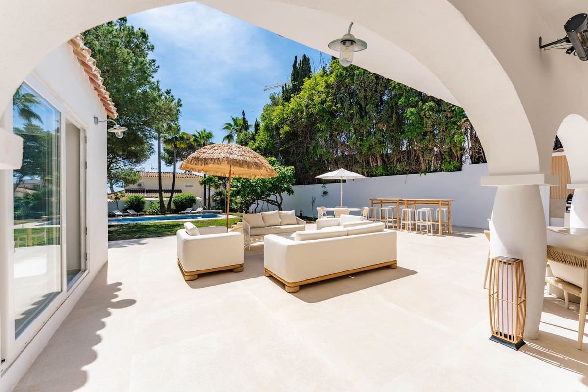 4 bedroom Villa for holiday rental in Costabella with pool - € 5,000 (Ref: 9785991)