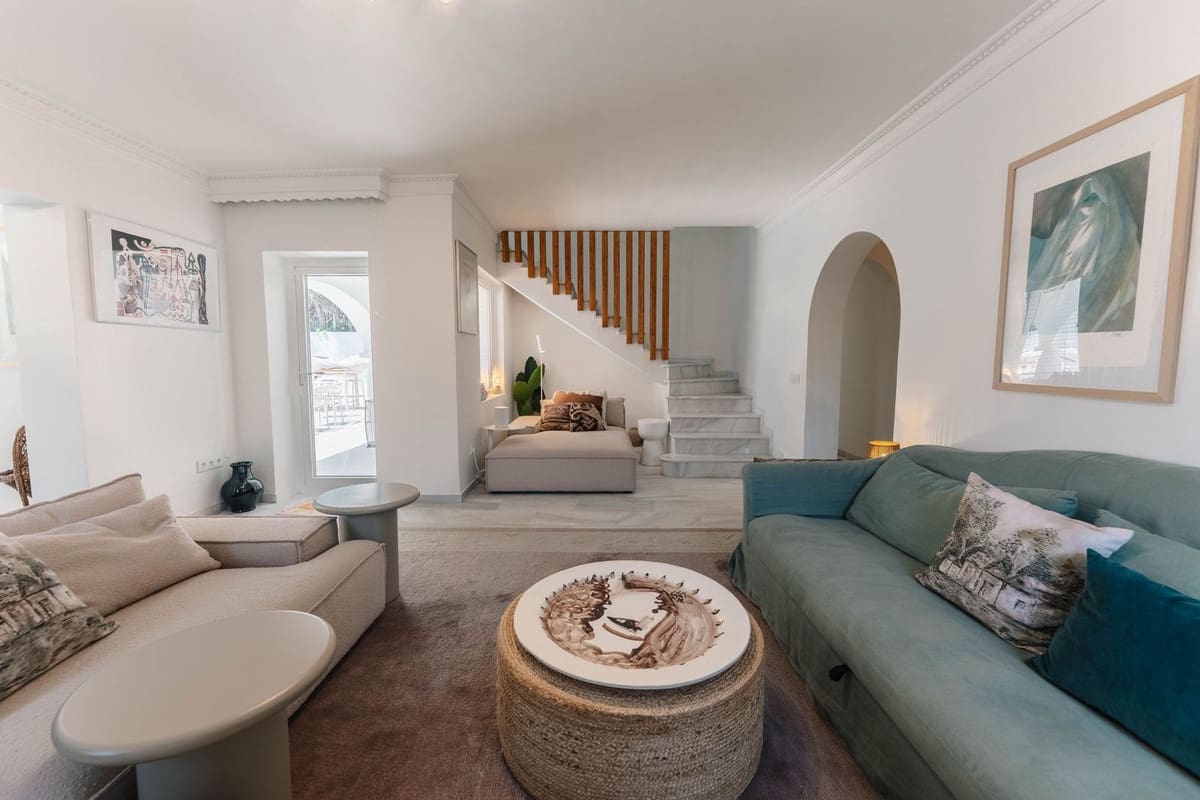 4 bedroom Villa for holiday rental in Costabella with pool - € 5,000 (Ref: 9785991)