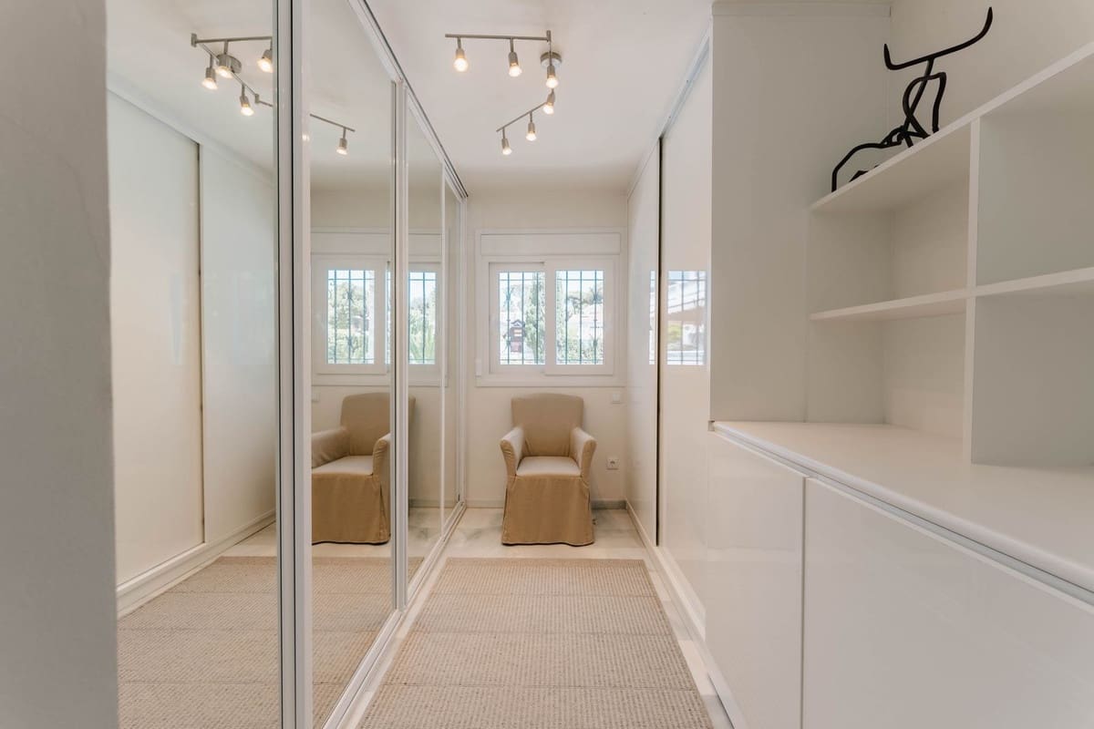 4 bedroom Villa for holiday rental in Costabella with pool - € 5,000 (Ref: 9785991)