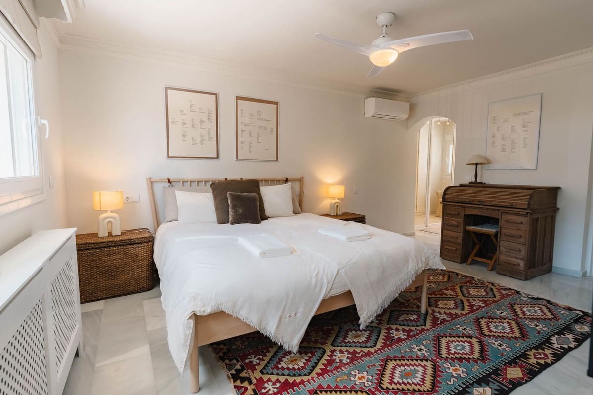 4 bedroom Villa for holiday rental in Costabella with pool - € 5,000 (Ref: 9785991)