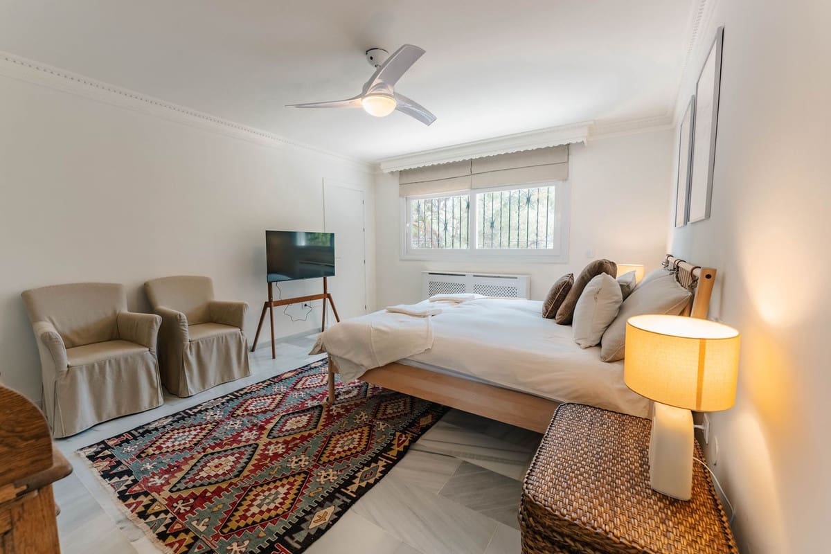 4 bedroom Villa for holiday rental in Costabella with pool - € 5,000 (Ref: 9785991)