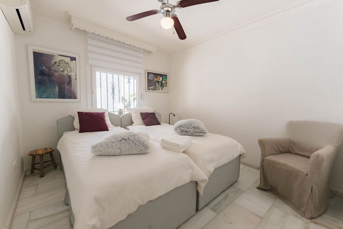 4 bedroom Villa for holiday rental in Costabella with pool - € 5,000 (Ref: 9785991)