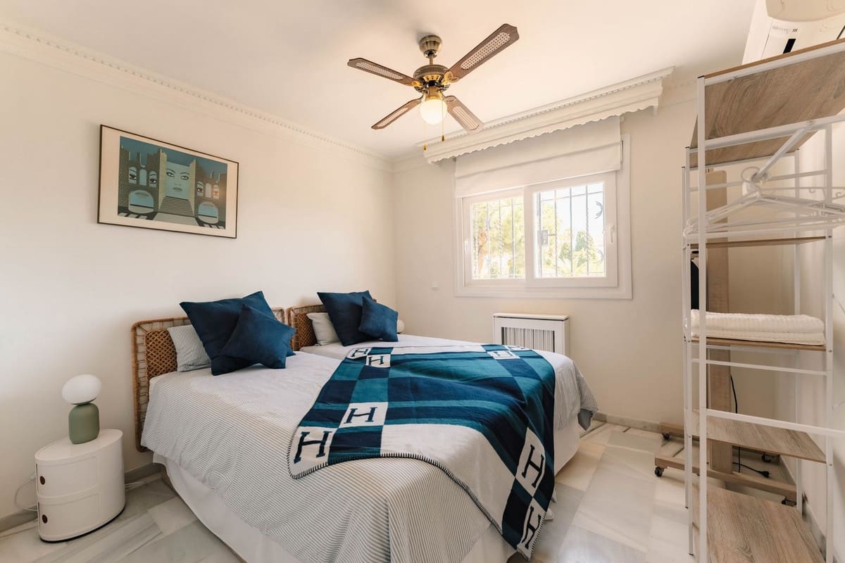 4 bedroom Villa for holiday rental in Costabella with pool - € 5,000 (Ref: 9785991)