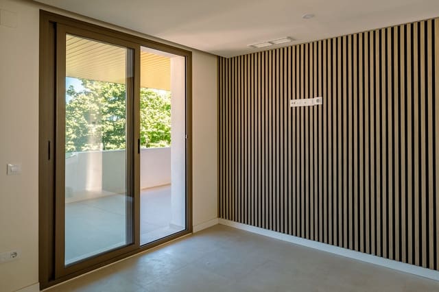 2 bedroom Apartment for sale in Estepona with pool garage - € 429,000 (Ref: 9804886)