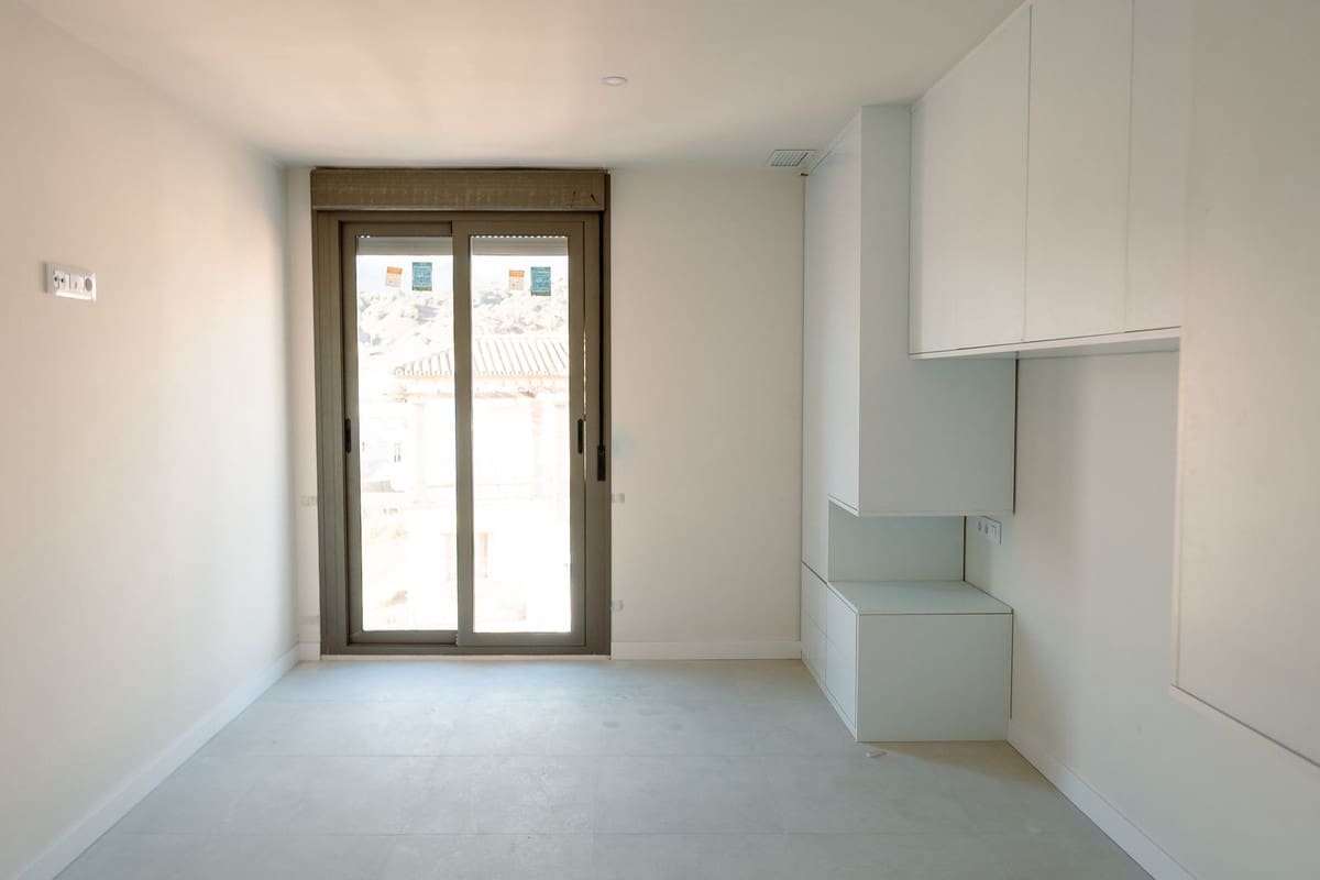 2 Zimmer Apartment zu verkaufen in Estepona mit Pool Garage - 565.000 € (Ref: 9804887)