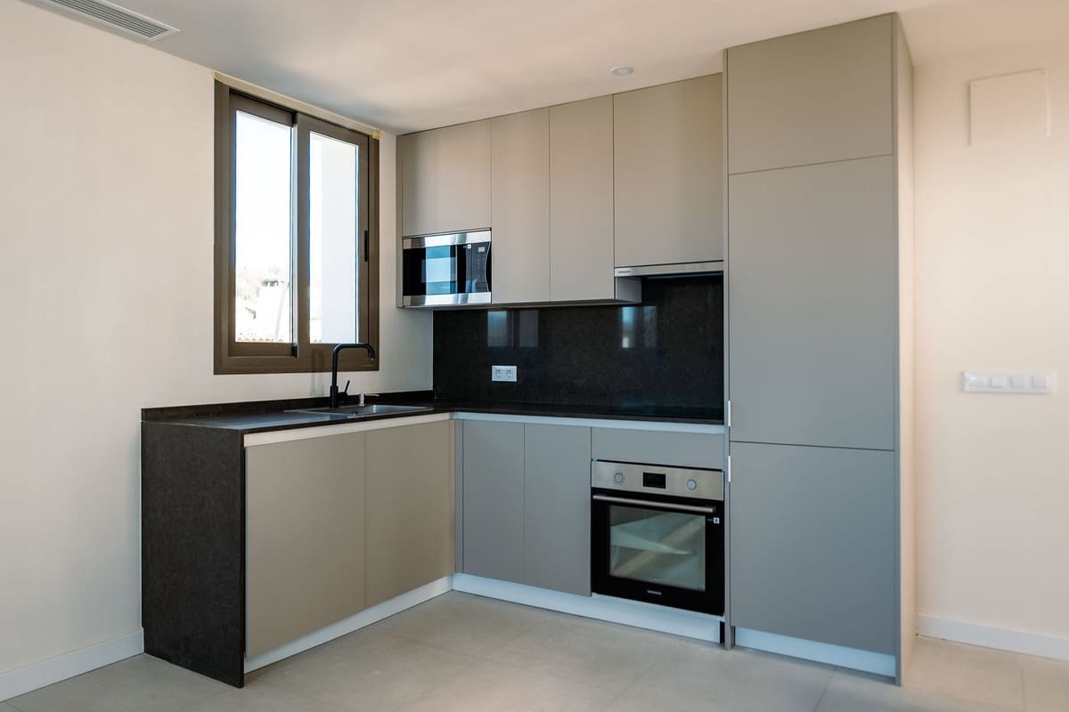 2 Zimmer Apartment zu verkaufen in Estepona mit Pool Garage - 495.000 € (Ref: 9804887)