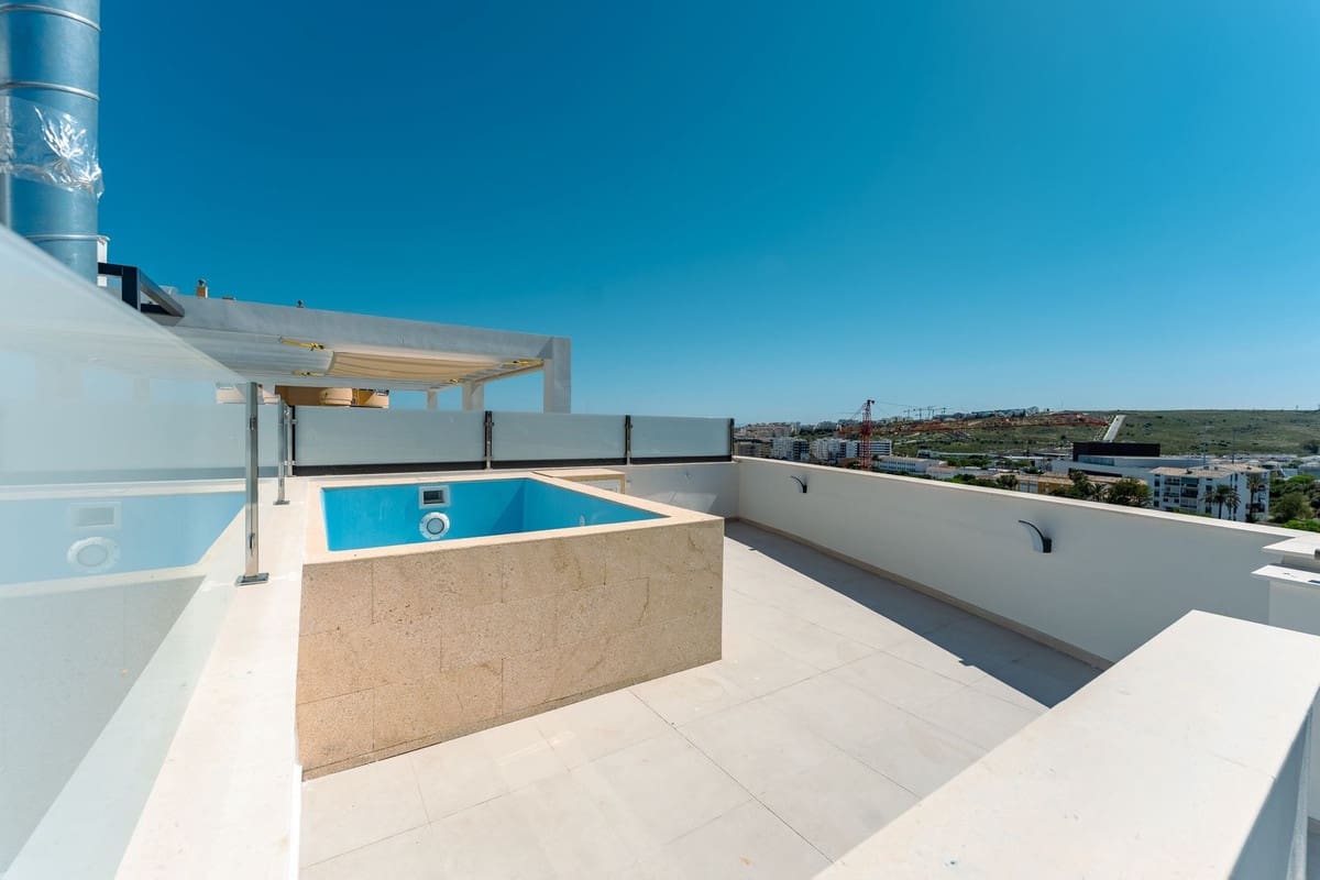 2 Zimmer Apartment zu verkaufen in Estepona mit Pool Garage - 495.000 € (Ref: 9804887)