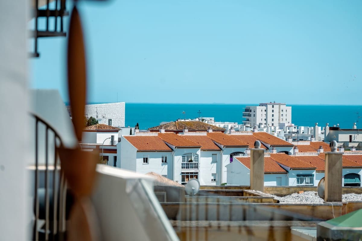 2 Zimmer Apartment zu verkaufen in Estepona mit Pool Garage - 495.000 € (Ref: 9804887)