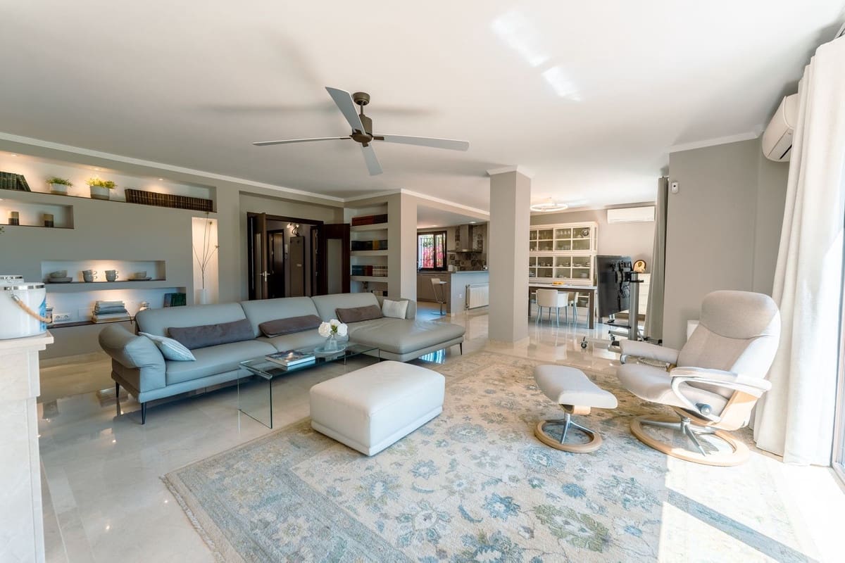 Chalet de 5 habitaciones en Guadalmina en venta con piscina garaje - 1.449.000 € (Ref: 9825832)