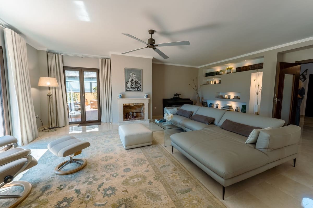 Chalet de 5 habitaciones en Guadalmina en venta con piscina garaje - 1.449.000 € (Ref: 9825832)