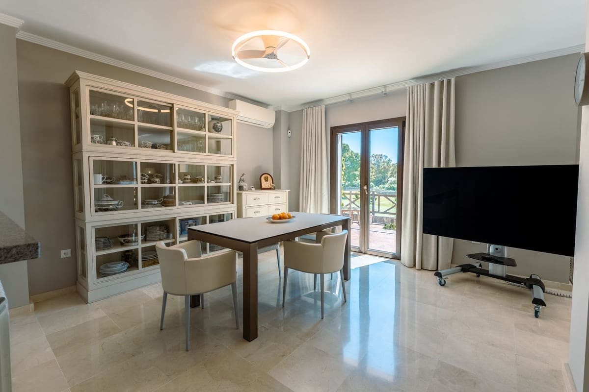 Chalet de 5 habitaciones en Guadalmina en venta con piscina garaje - 1.449.000 € (Ref: 9825832)