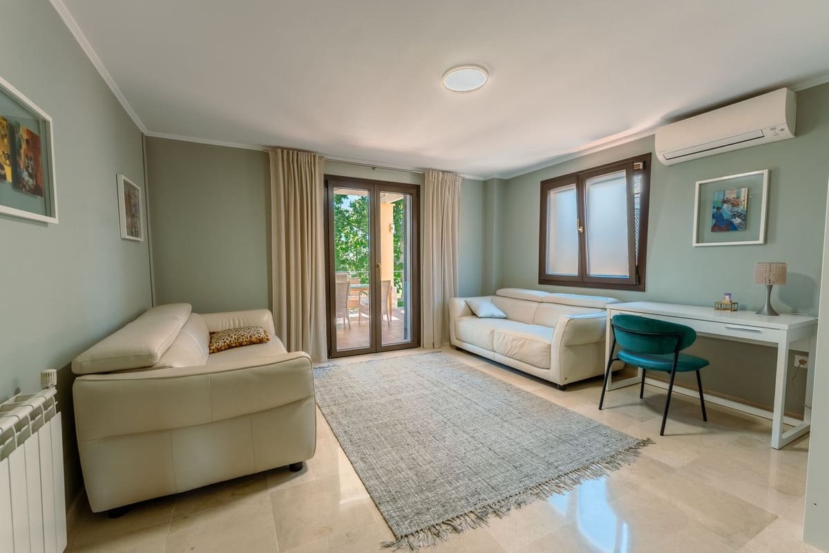 Chalet de 5 habitaciones en Guadalmina en venta con piscina garaje - 1.449.000 € (Ref: 9825832)