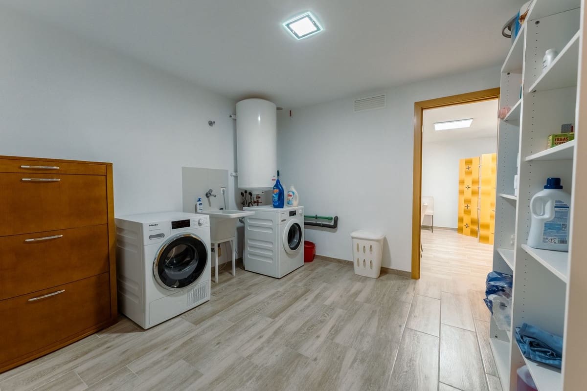 Chalet de 5 habitaciones en Guadalmina en venta con piscina garaje - 1.449.000 € (Ref: 9825832)