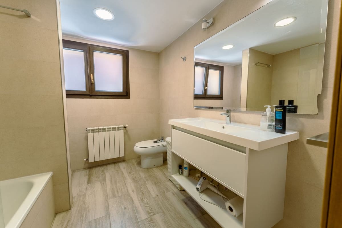 Chalet de 5 habitaciones en Guadalmina en venta con piscina garaje - 1.449.000 € (Ref: 9825832)