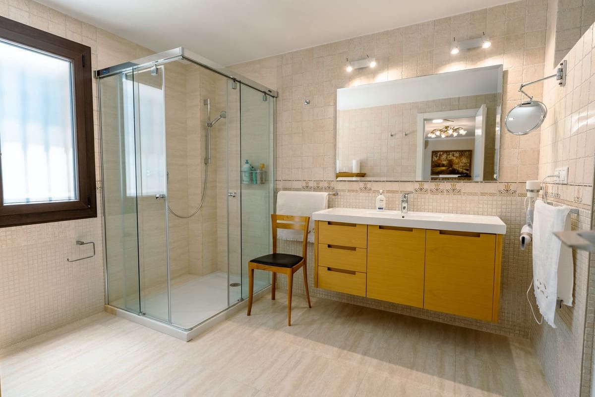Chalet de 5 habitaciones en Guadalmina en venta con piscina garaje - 1.449.000 € (Ref: 9825832)