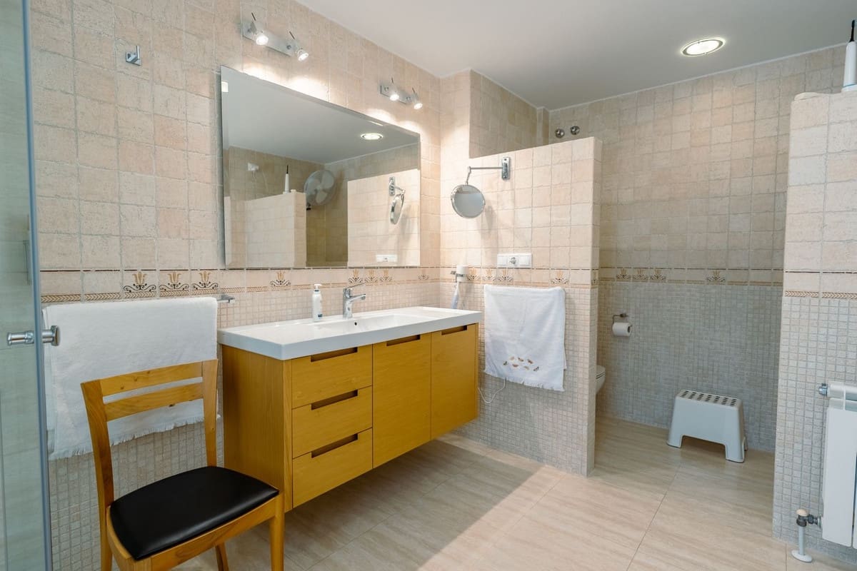 Chalet de 5 habitaciones en Guadalmina en venta con piscina garaje - 1.449.000 € (Ref: 9825832)