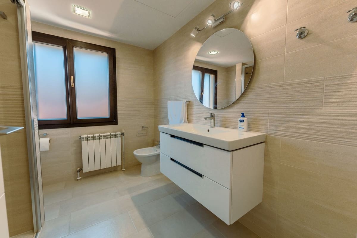 Chalet de 5 habitaciones en Guadalmina en venta con piscina garaje - 1.449.000 € (Ref: 9825832)