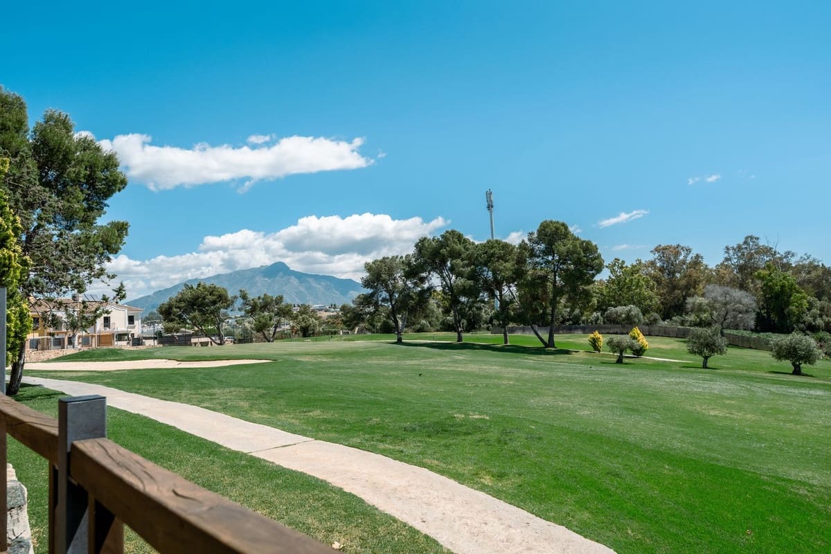 Chalet de 5 habitaciones en Guadalmina en venta con piscina garaje - 1.449.000 € (Ref: 9825832)