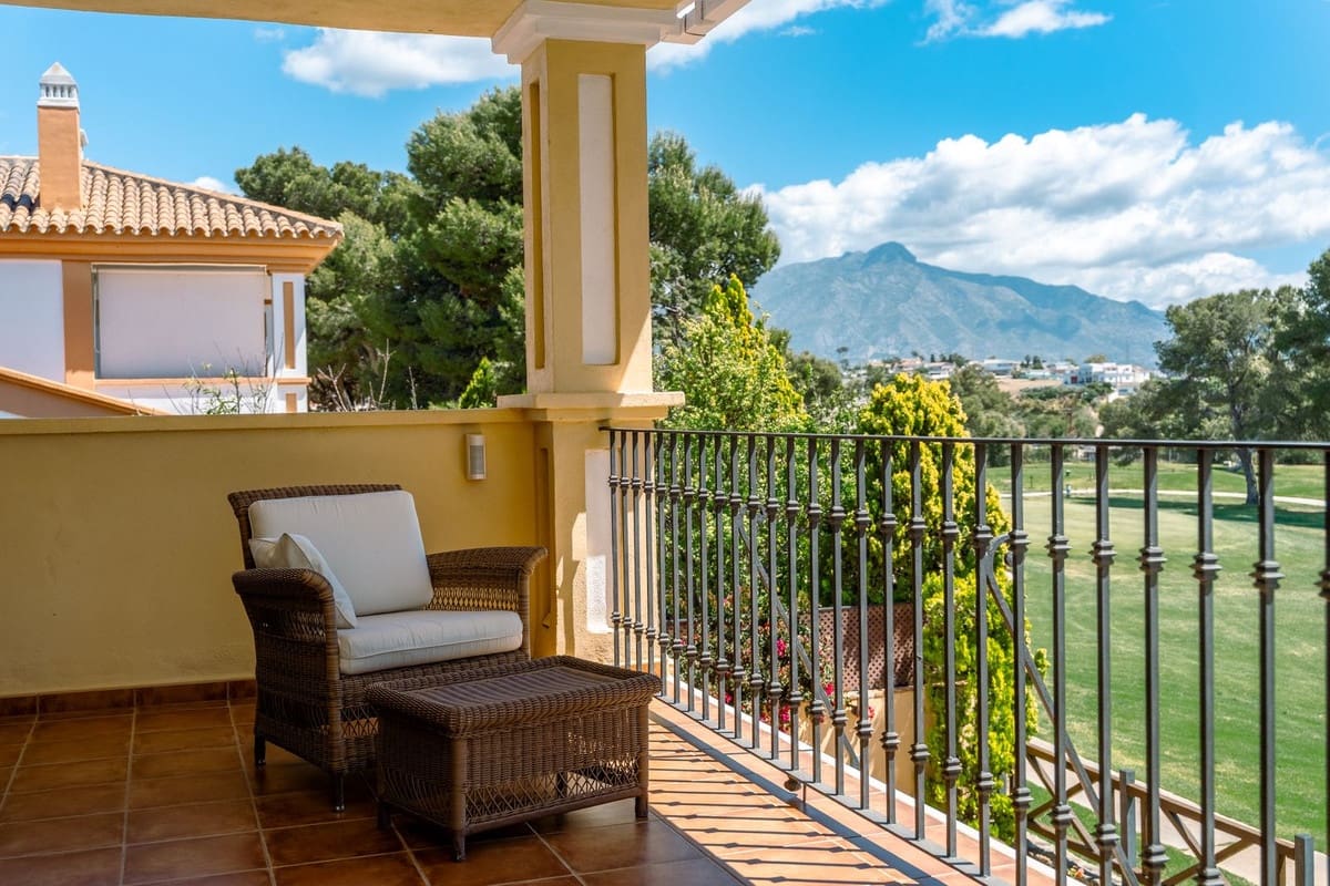 Chalet de 5 habitaciones en Guadalmina en venta con piscina garaje - 1.449.000 € (Ref: 9825832)