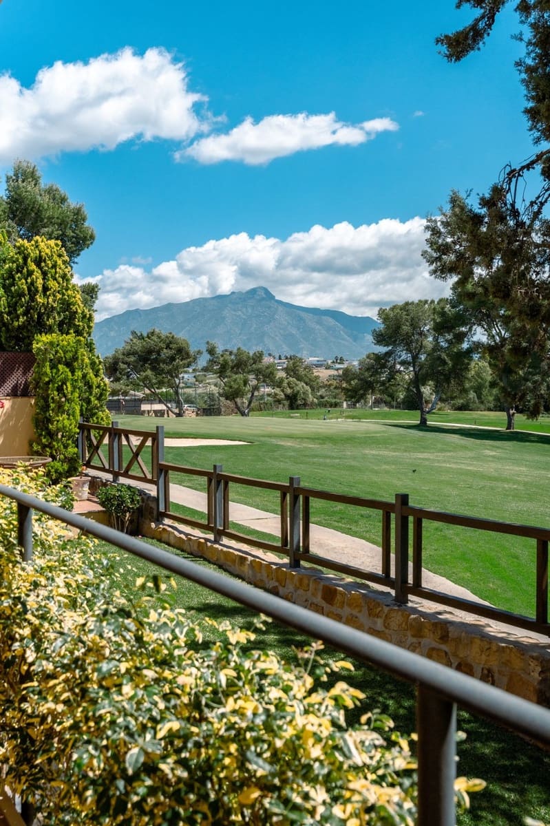 Chalet de 5 habitaciones en Guadalmina en venta con piscina garaje - 1.449.000 € (Ref: 9825832)