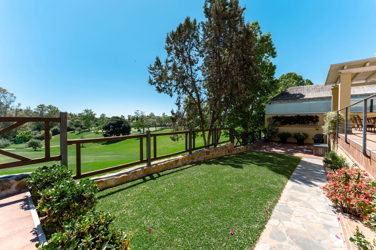 Chalet de 5 habitaciones en Guadalmina en venta con piscina garaje - 1.449.000 € (Ref: 9825832)