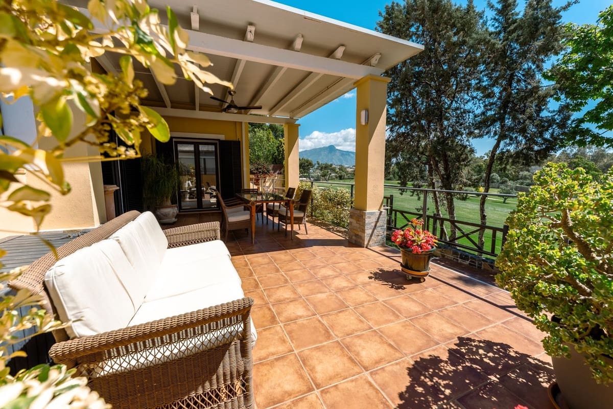 Chalet de 5 habitaciones en Guadalmina en venta con piscina garaje - 1.449.000 € (Ref: 9825832)