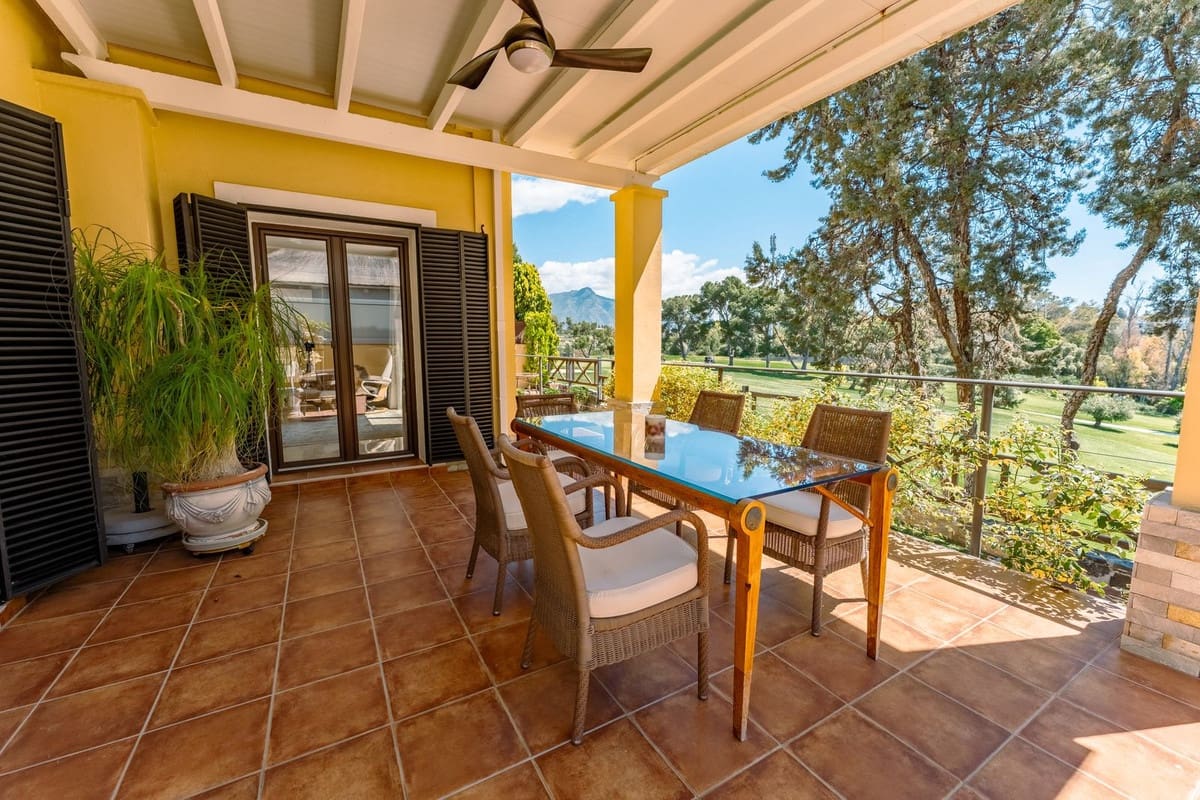 Chalet de 5 habitaciones en Guadalmina en venta con piscina garaje - 1.449.000 € (Ref: 9825832)