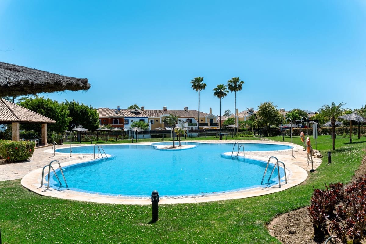 Chalet de 5 habitaciones en Guadalmina en venta con piscina garaje - 1.449.000 € (Ref: 9825832)