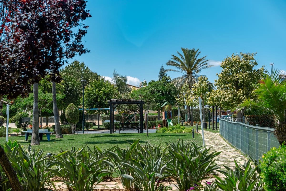 Chalet de 5 habitaciones en Guadalmina en venta con piscina garaje - 1.449.000 € (Ref: 9825832)